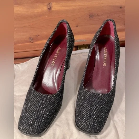 Ann Taylor Italian grey tweed pumps​​ - Picture 2 of 6